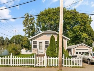 2-beds-1-bath-house-randolph