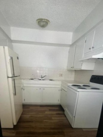 apartment-2-bedroom-1-bath-call-us-at-559-549-3637-fresno-big-1