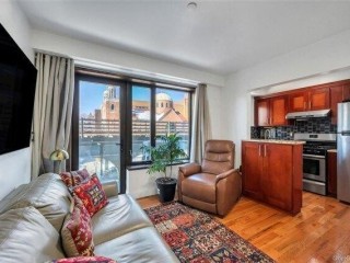 st-st-unitastoria-condo-for-sale-astoria