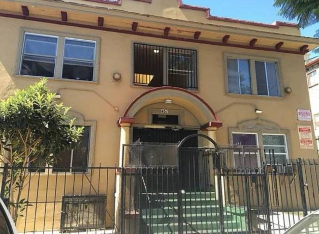 charming-2-bed-retreat-townhome-backs-up-to-wooded-area-murfreesboro-big-0