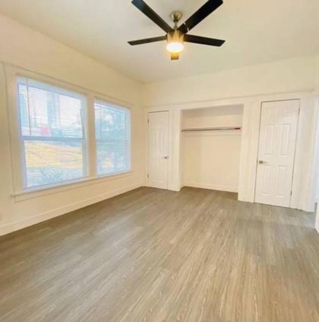 charming-2-bed-retreat-townhome-backs-up-to-wooded-area-murfreesboro-big-1