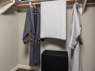 furnished-1-1-apartments-that-put-you-in-the-center-of-the-city-oakland