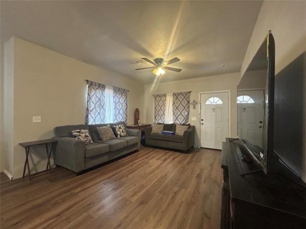 renovated-3-bed-bungalow-shawnee-big-2