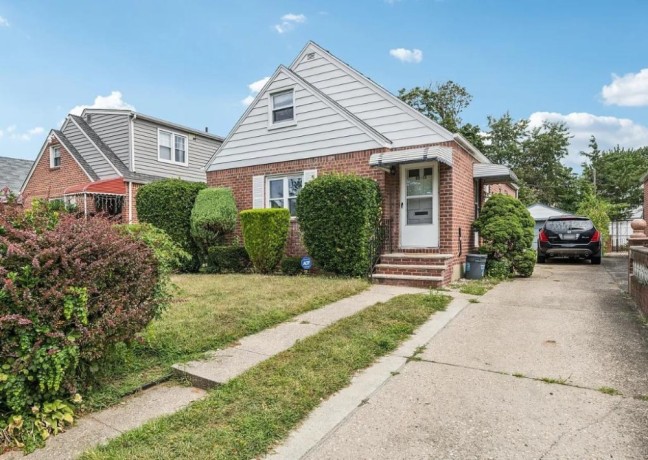 4-bedroom-home-for-sale-bellerose-big-0