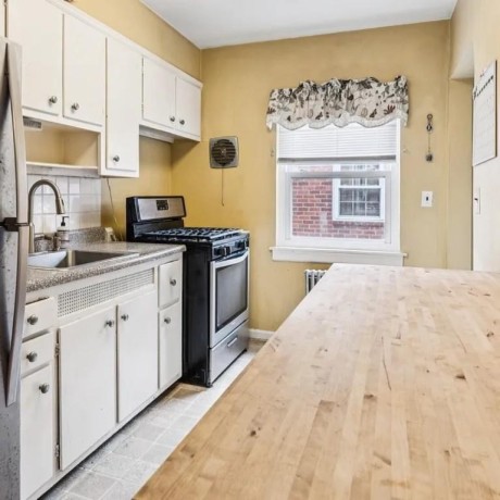 4-bedroom-home-for-sale-bellerose-big-2