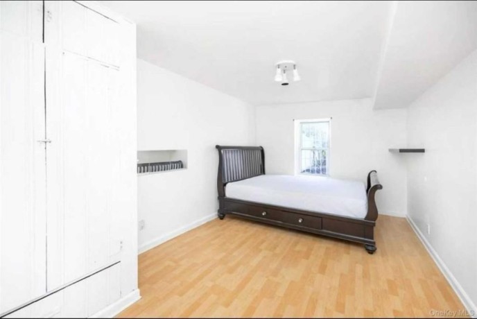 flushing-legal-two-family-home-1388000-big-0