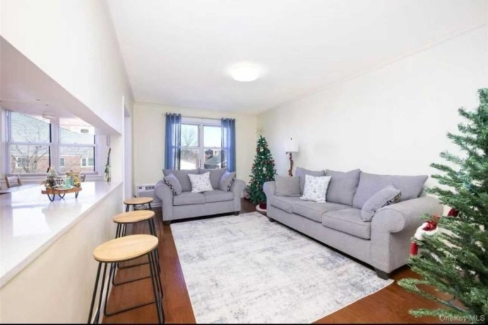 flushing-legal-two-family-home-1388000-big-1