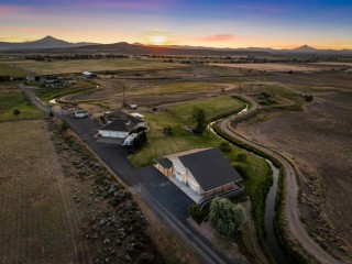 multigenerational-living-at-its-finest-26-acres-redmond