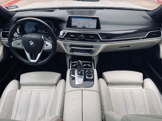 2019-bmw-7-series-740i-sedan-white-brownwood