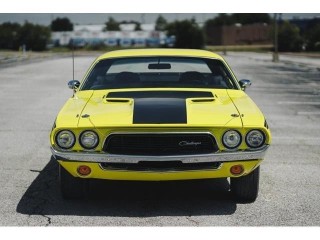 1972-dodge-challenger-citron-yellow-memphis
