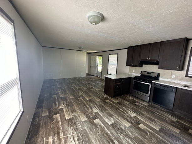 2019-clayton-3br2ba-open-floor-plan-tax-season-special-battle-creek-big-2