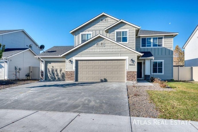 storybook-4-bedroom-25-bath-home-located-in-caldwell-big-0