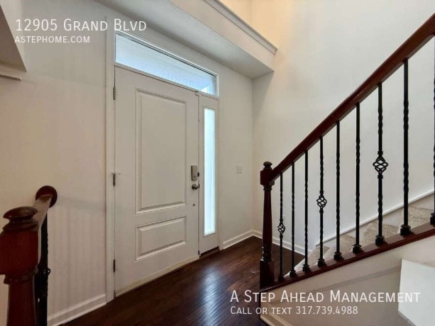 gorgeous-tri-level-townhome-at-grand-main-st-carmel-big-2